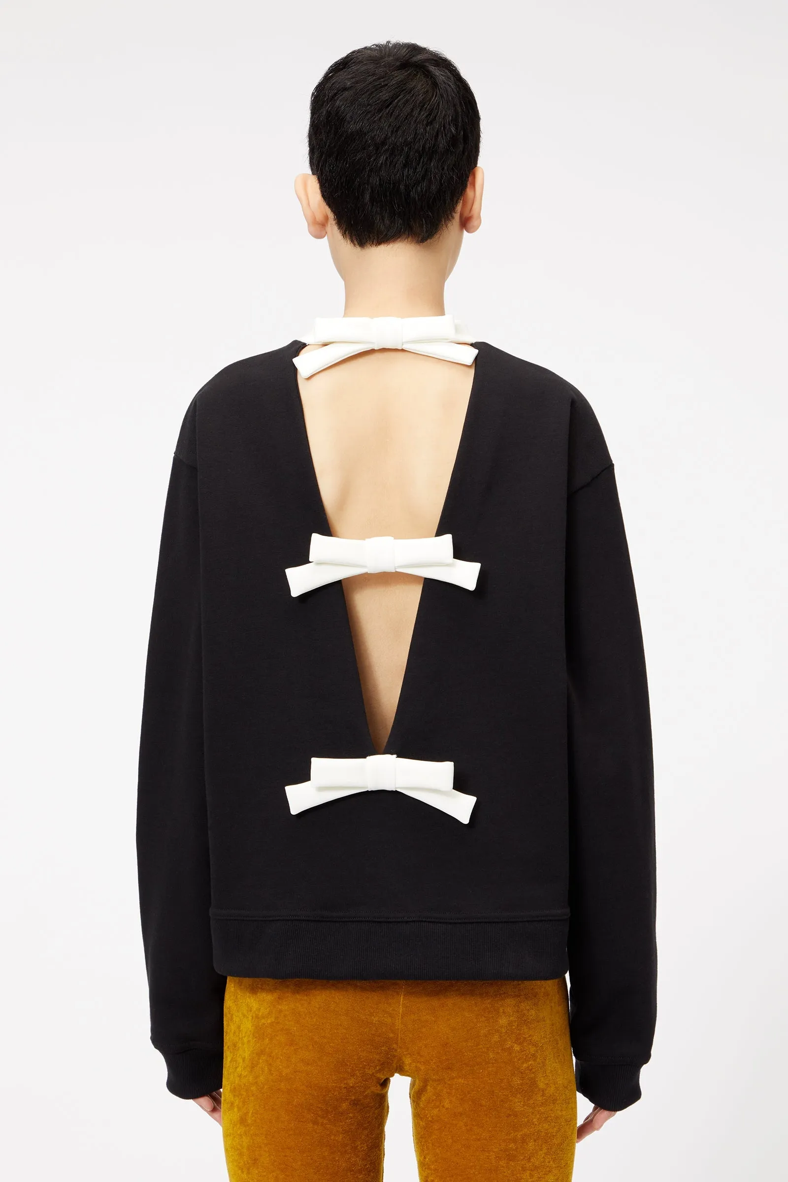 BOW & SLIT SWEATSHIRT