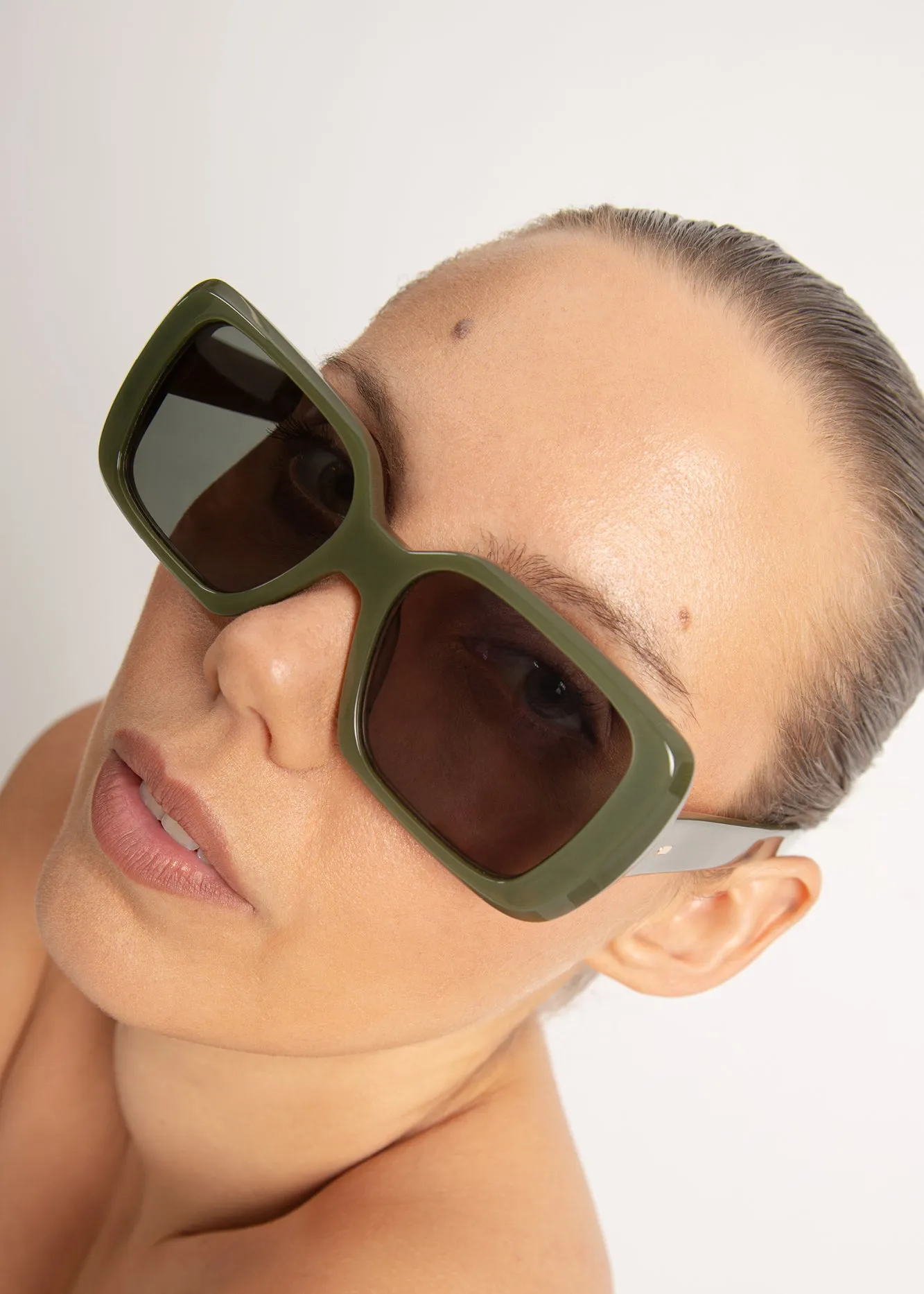 SCOUT SUNGLASSES / KHAKI