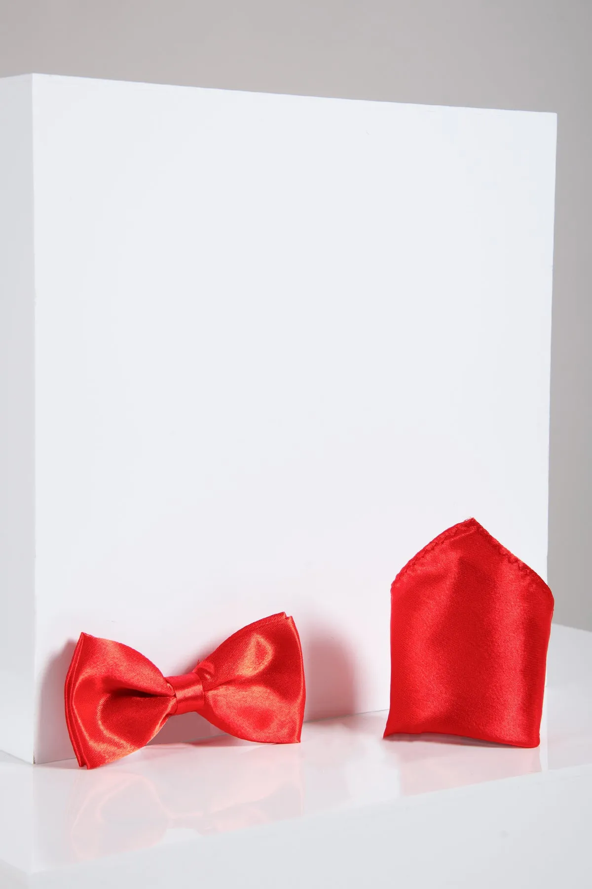 STANLEY - Satin Bow Tie and Pocket Square Set In Red