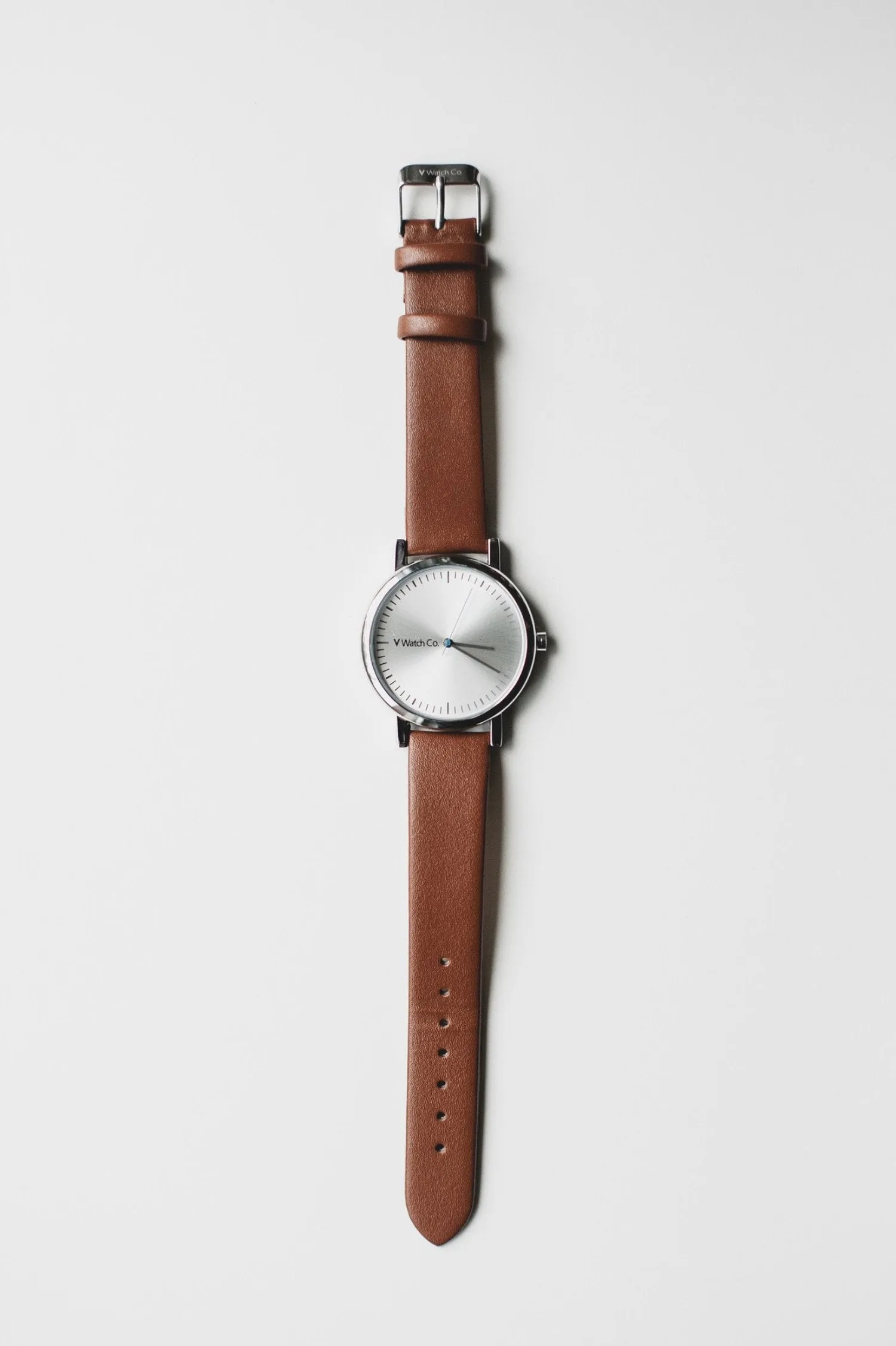 V WATCH CO. / Brushed dial